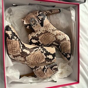 NEW Vince Camuto Beige and Black Snakeskin Heeled Boots